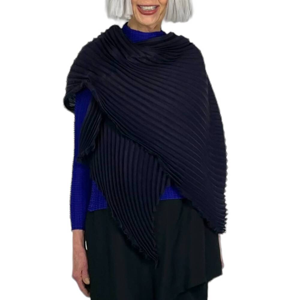 NEW ISSEY MIYAKE silk wool pleats stole in midnight navy